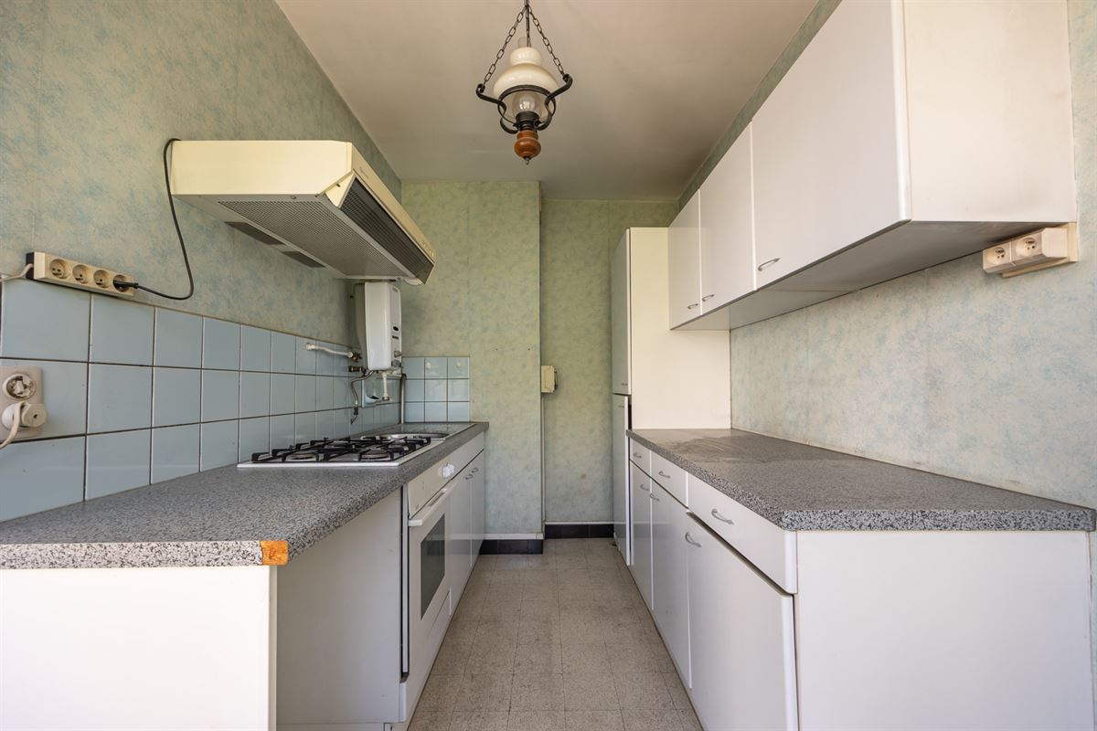 Op te frissen appartement met zuidgericht terras