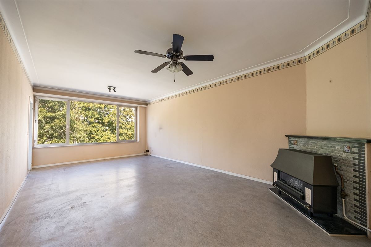 Op te frissen appartement met zuidgericht terras