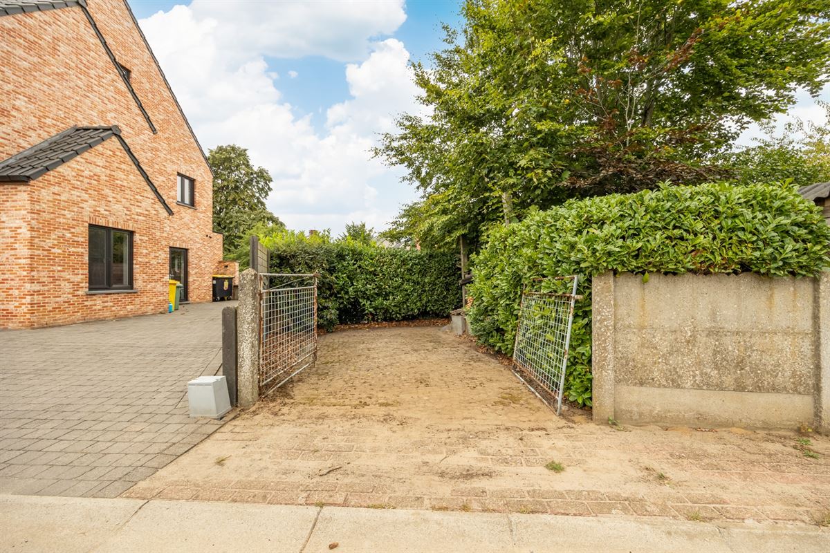 Lichtrijk op te frissen woning op 11a60ca