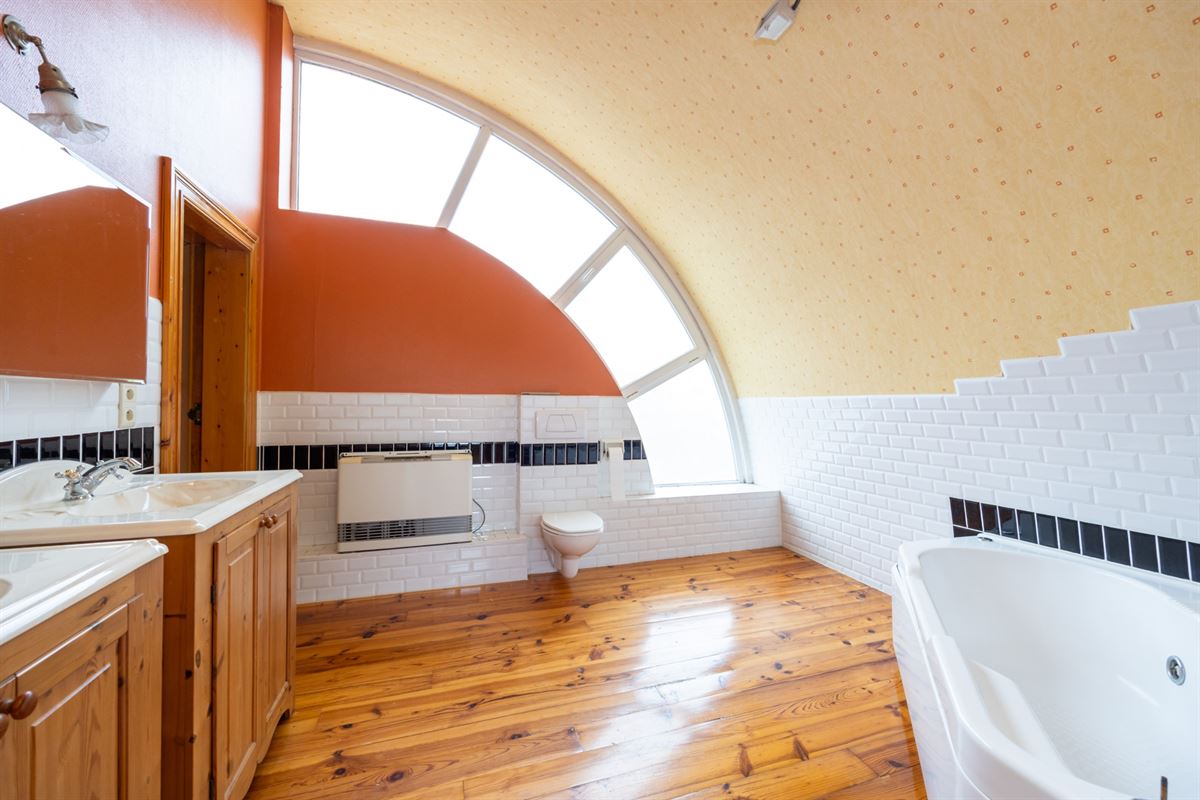 Lichtrijk op te frissen woning op 11a60ca