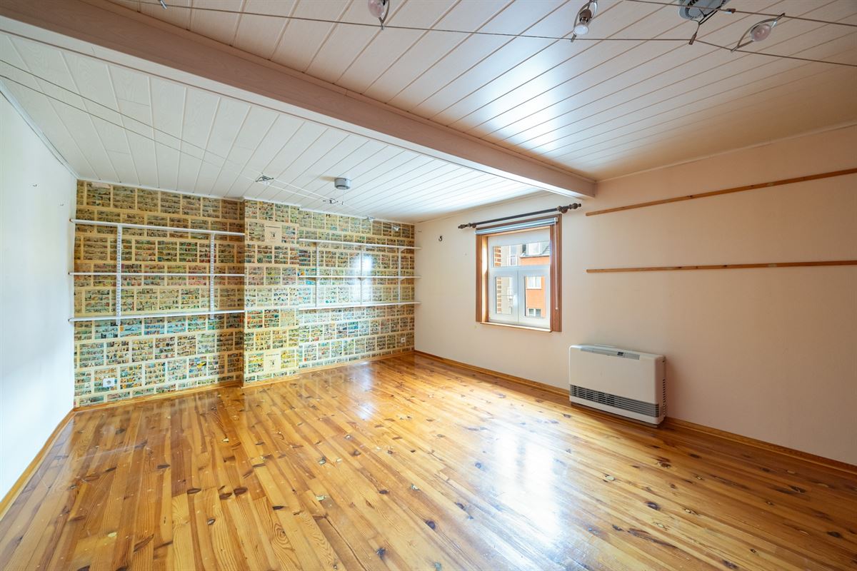 Lichtrijk op te frissen woning op 11a60ca