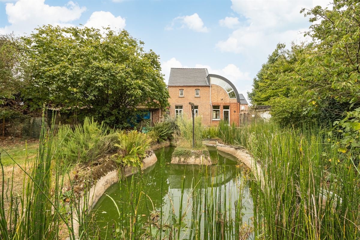 Lichtrijk op te frissen woning op 11a60ca