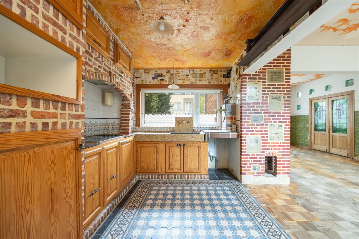 Lichtrijk op te frissen woning op 11a60ca