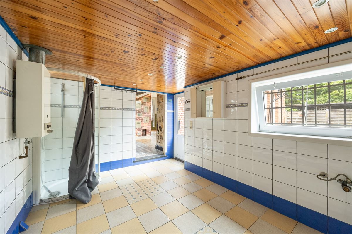 Lichtrijk op te frissen woning op 11a60ca