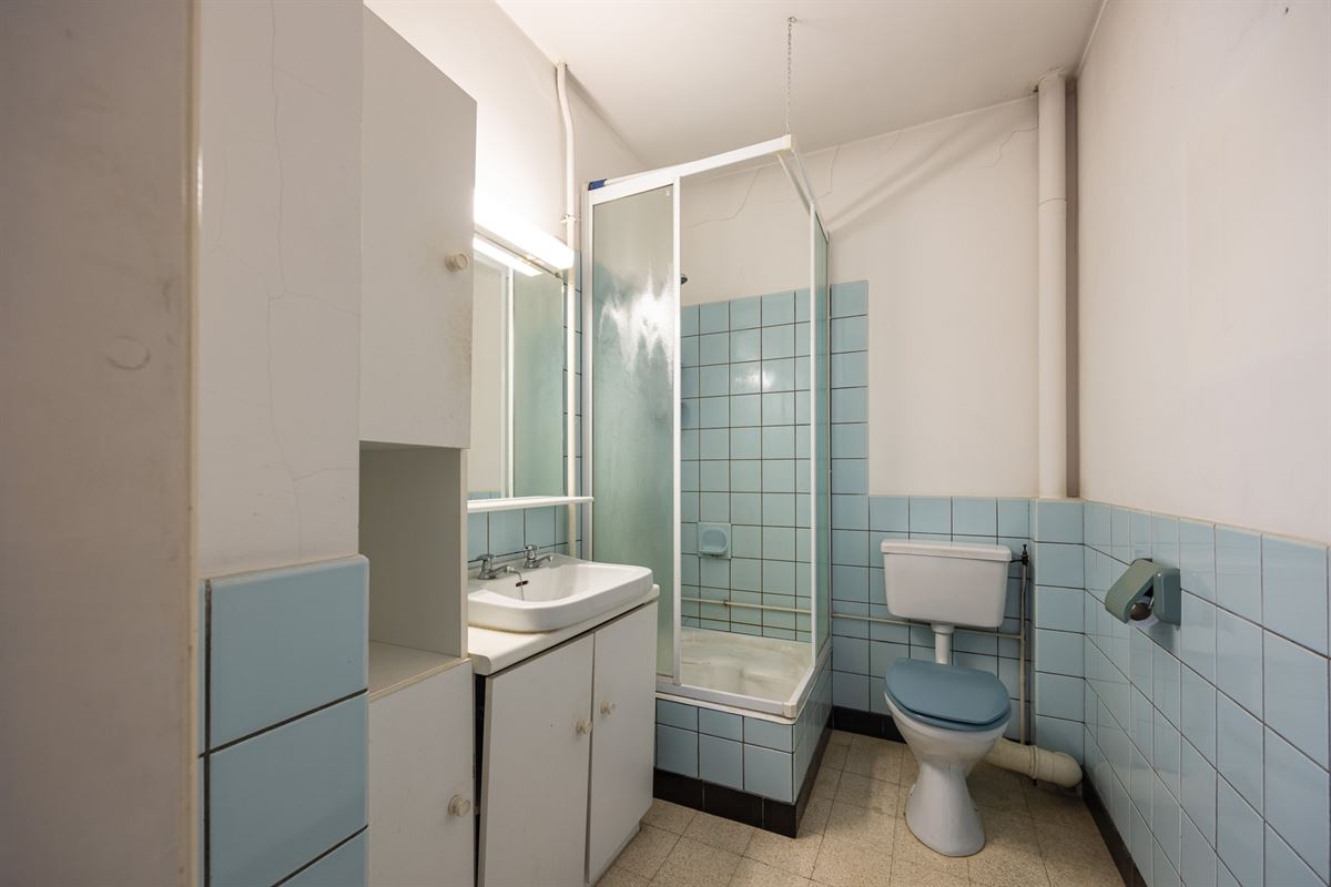 Op te frissen appartement met zuidgericht terras