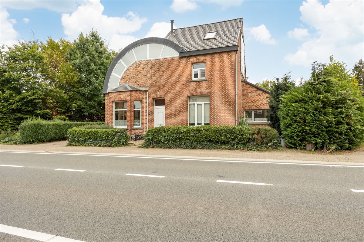 Lichtrijk op te frissen woning op 11a60ca