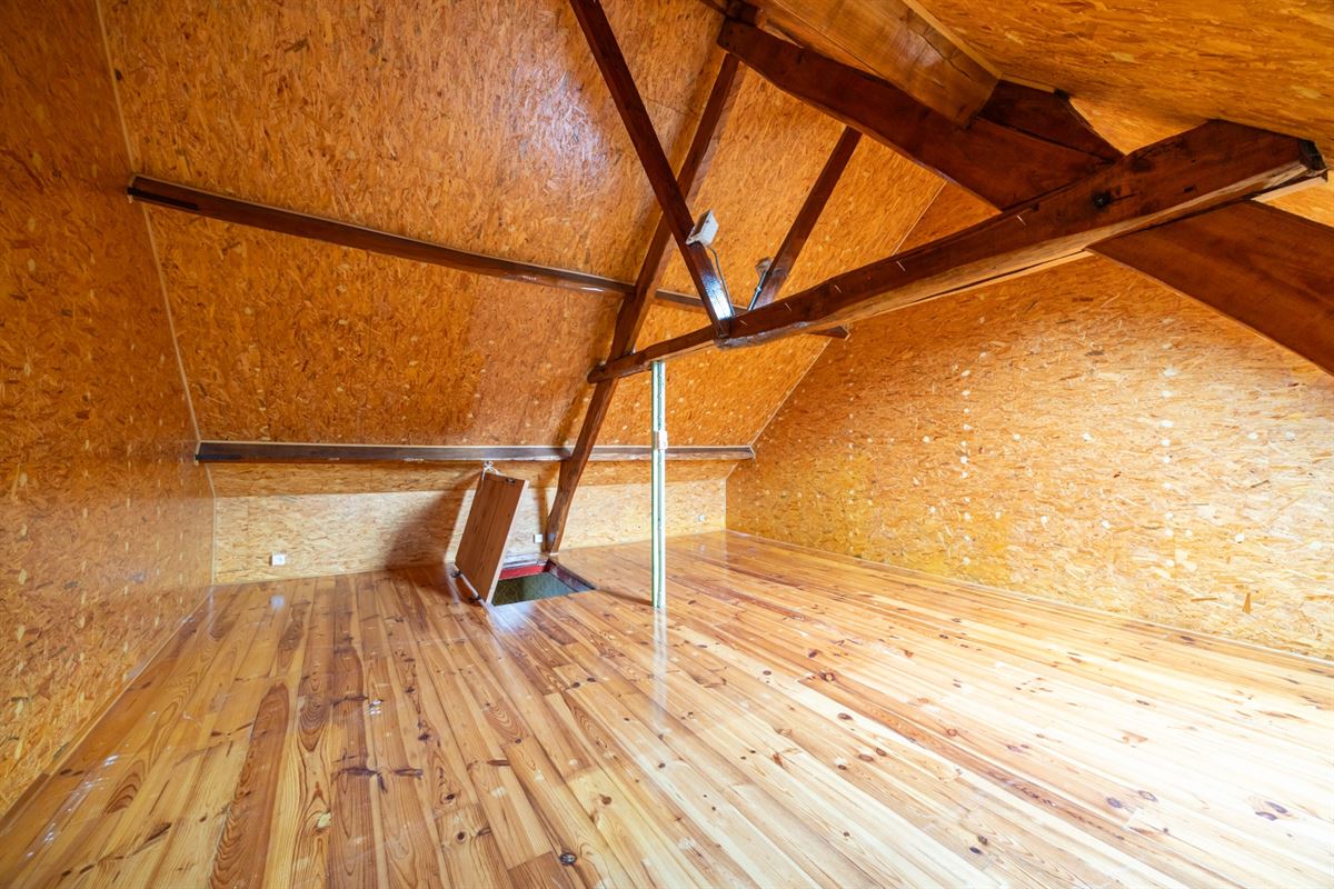 Lichtrijk op te frissen woning op 11a60ca