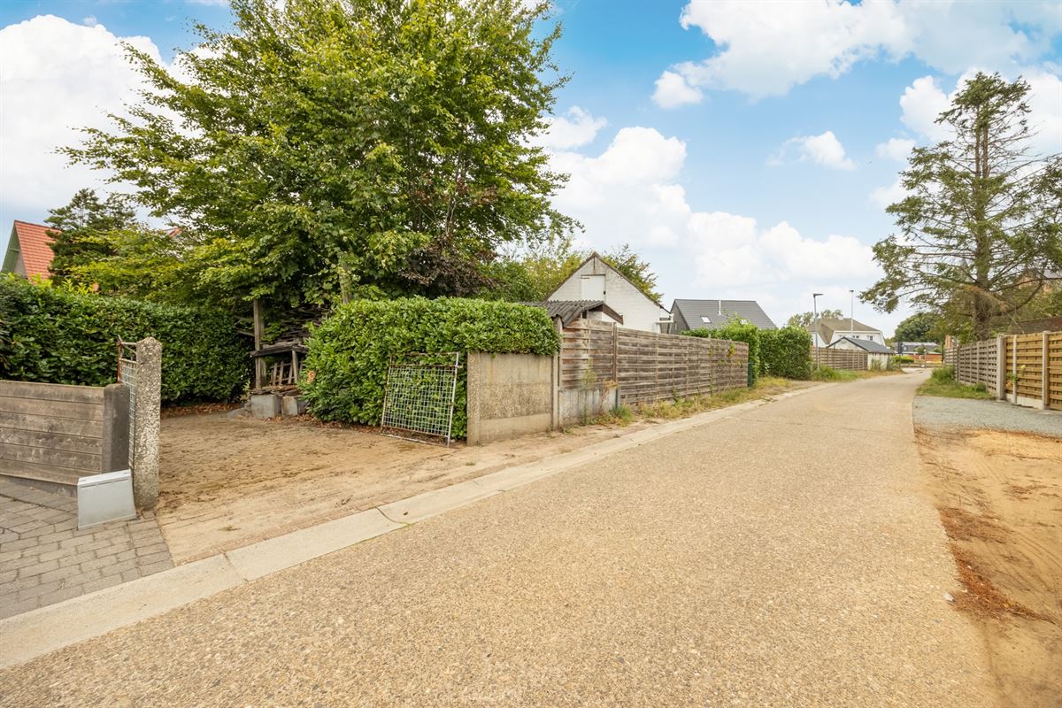 Lichtrijk op te frissen woning op 11a60ca