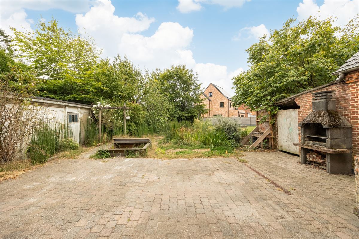 Lichtrijk op te frissen woning op 11a60ca