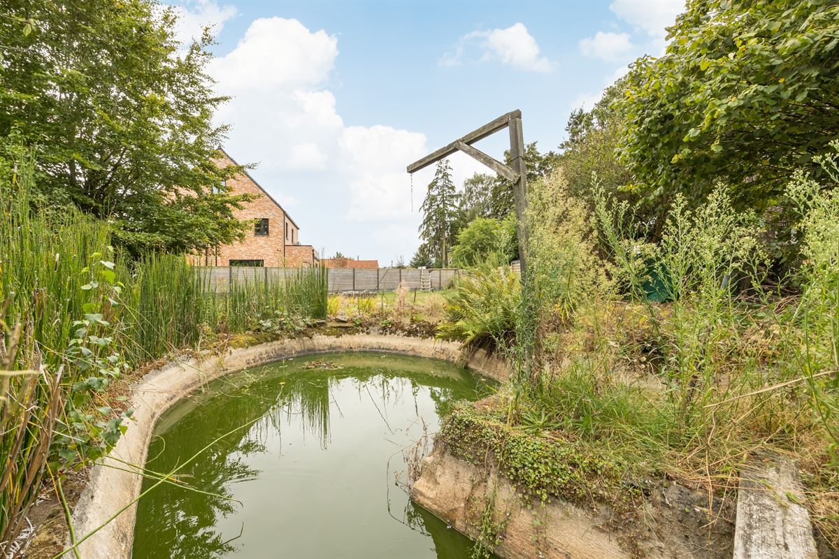 Lichtrijk op te frissen woning op 11a60ca