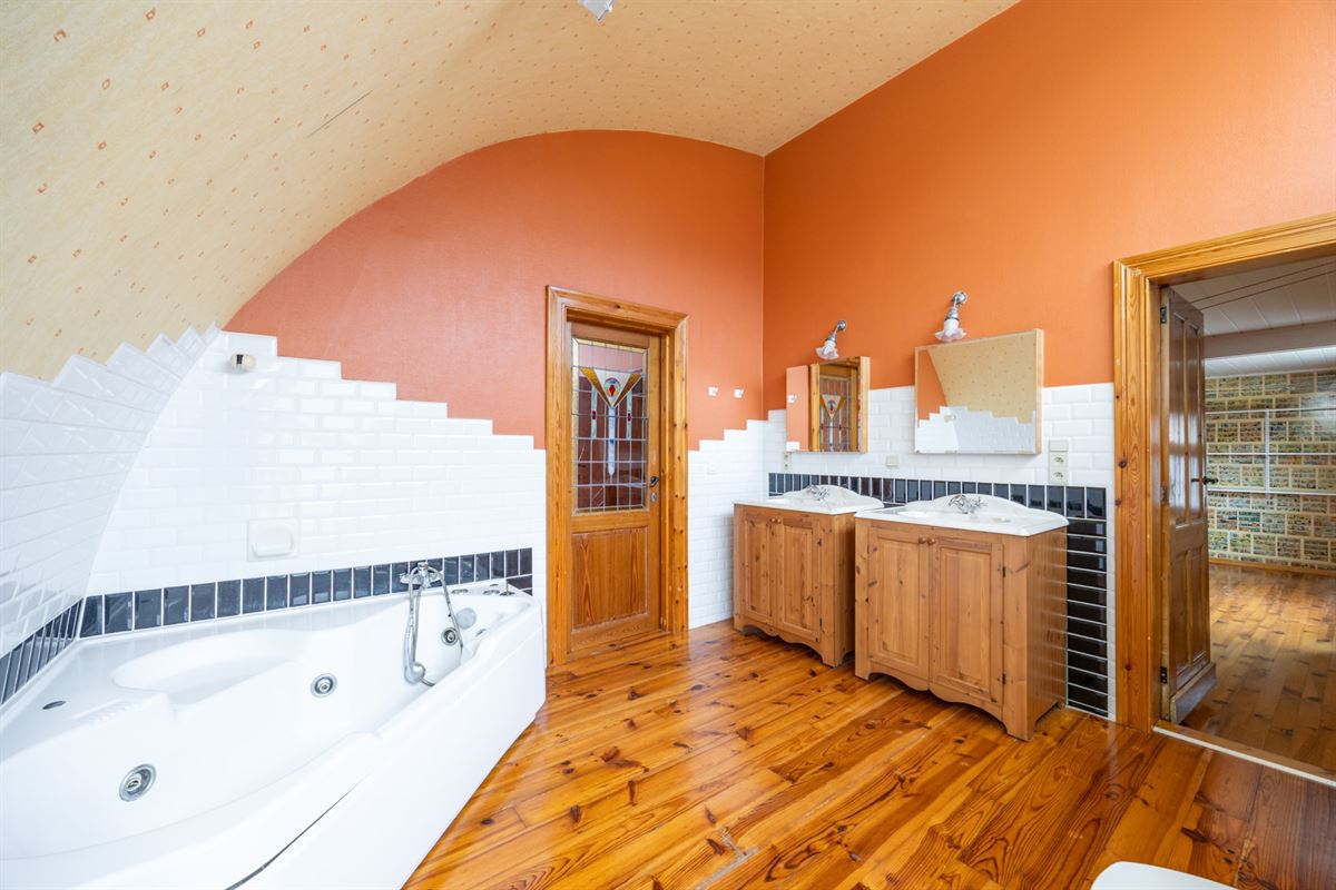 Lichtrijk op te frissen woning op 11a60ca