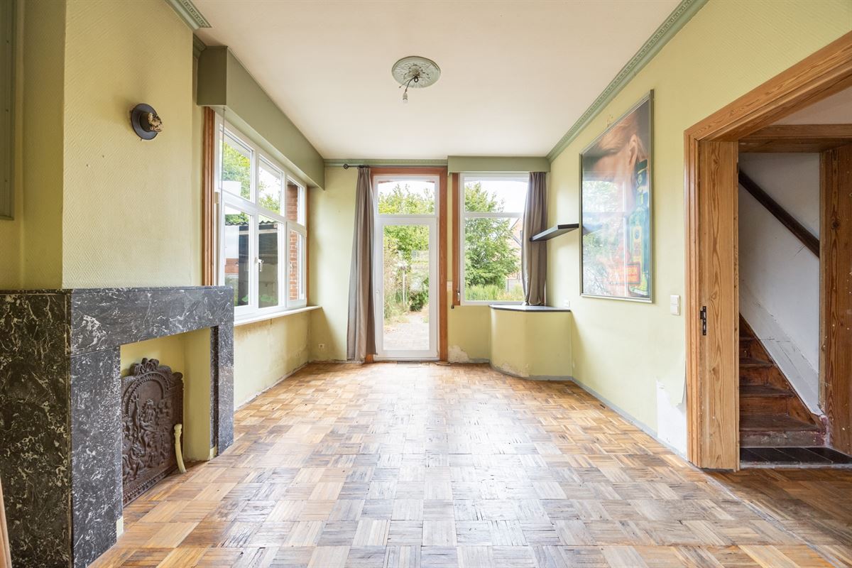 Lichtrijk op te frissen woning op 11a60ca