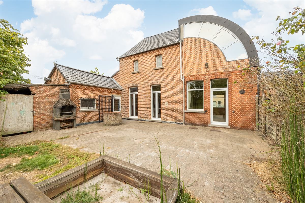 Lichtrijk op te frissen woning op 11a60ca