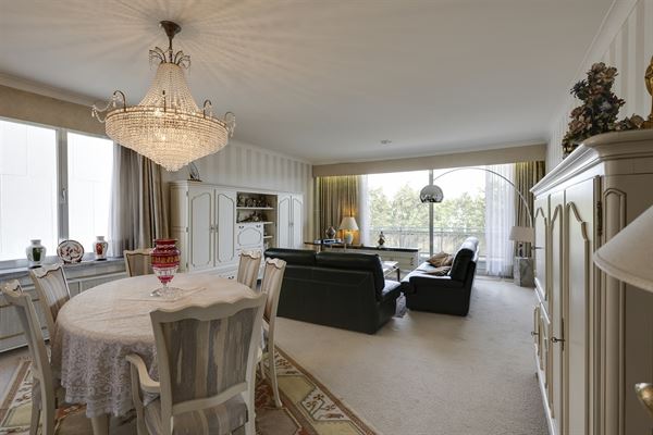 Ruim appartement met 2 slaapkamers inclusief garagebox nabij het Rivierenhof