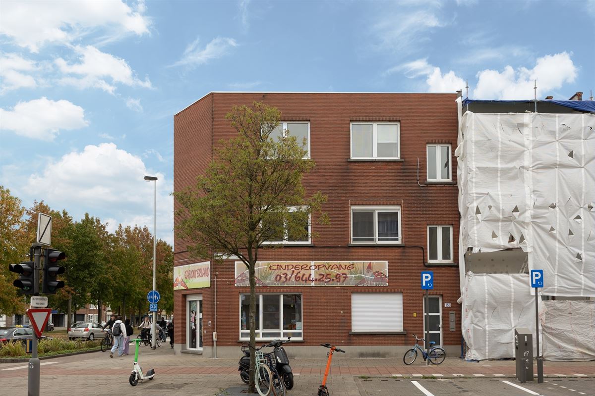 Instapklaar hoekappartement met 2 slaapkamers 