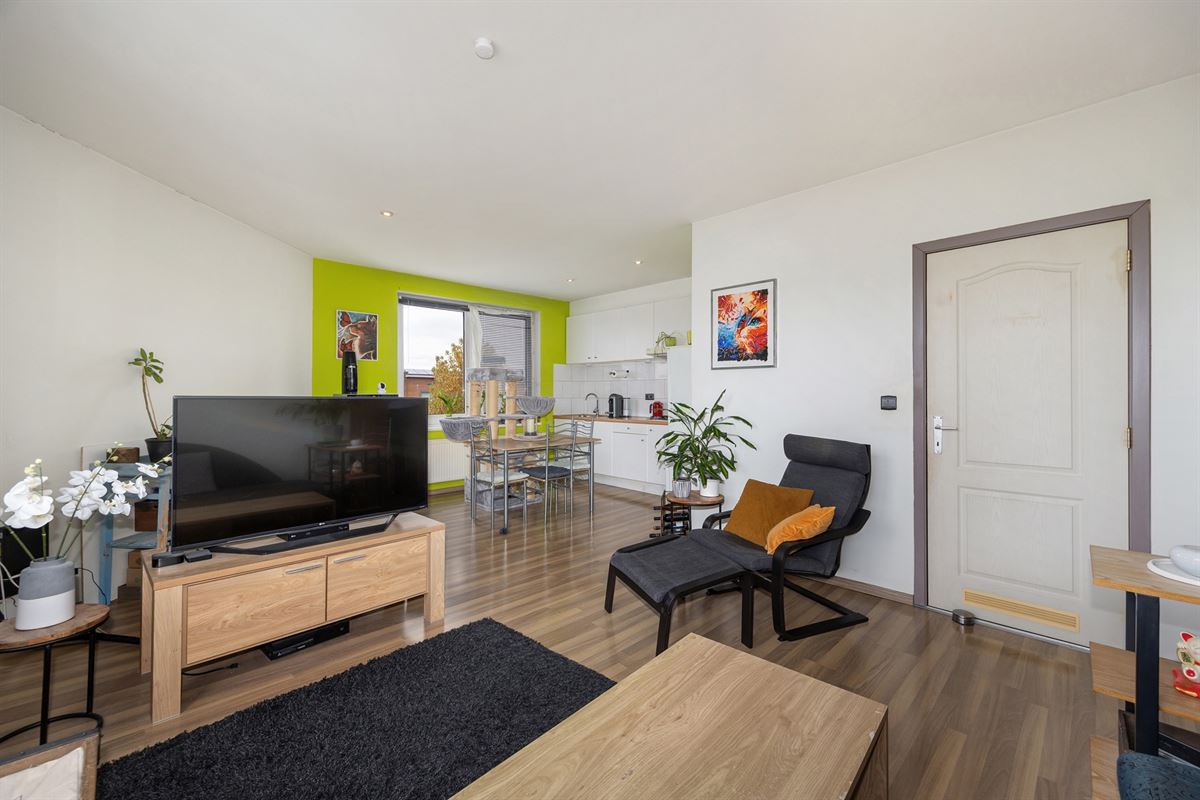 Instapklaar hoekappartement met 2 slaapkamers 