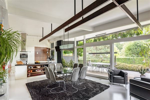 Sixtiesparel in het residentiële Koningshof