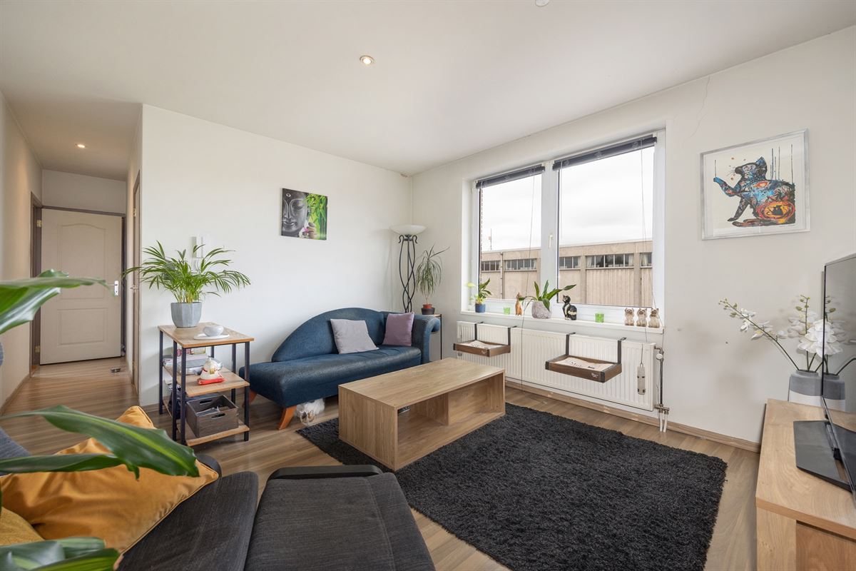 Instapklaar hoekappartement met 2 slaapkamers 