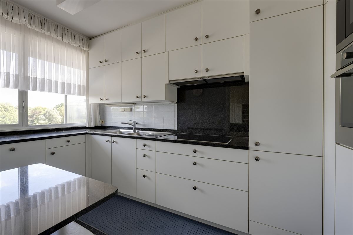 Ruim appartement met 2 slaapkamers inclusief garagebox nabij het Rivierenhof