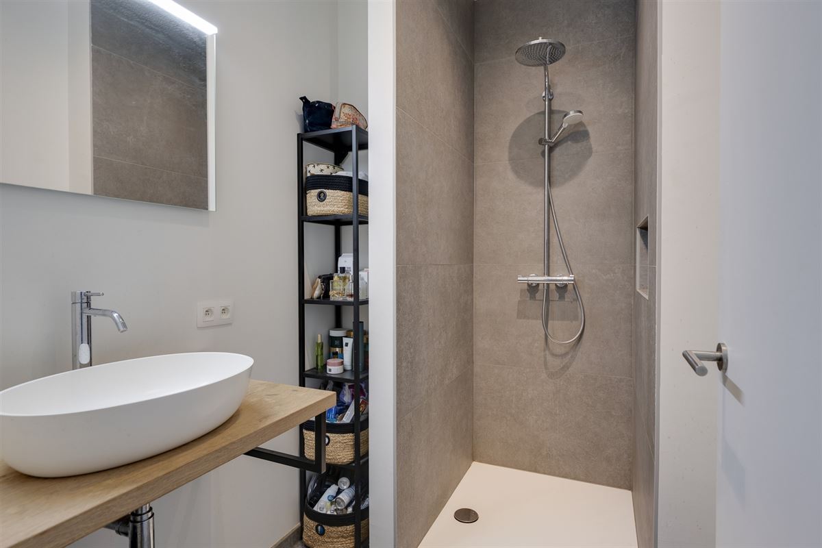 Recent en energiezuinig appartement met ruim terras