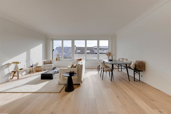 Gerenoveerd appartement met 3 slaapkamers nabij 't Zuid