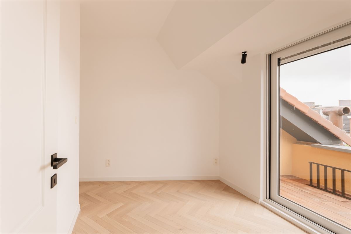 Gerenoveerd dakappartement met zonnig terras