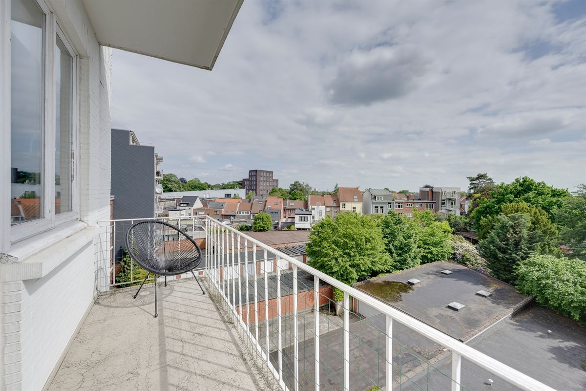 Lichtovergoten hoekappartement inclusief garagebox