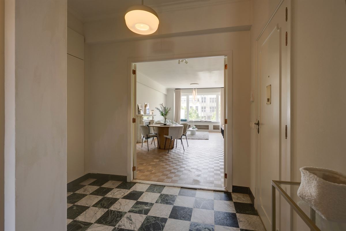 Stijlvol gerenoveerd stadsappartement met terras