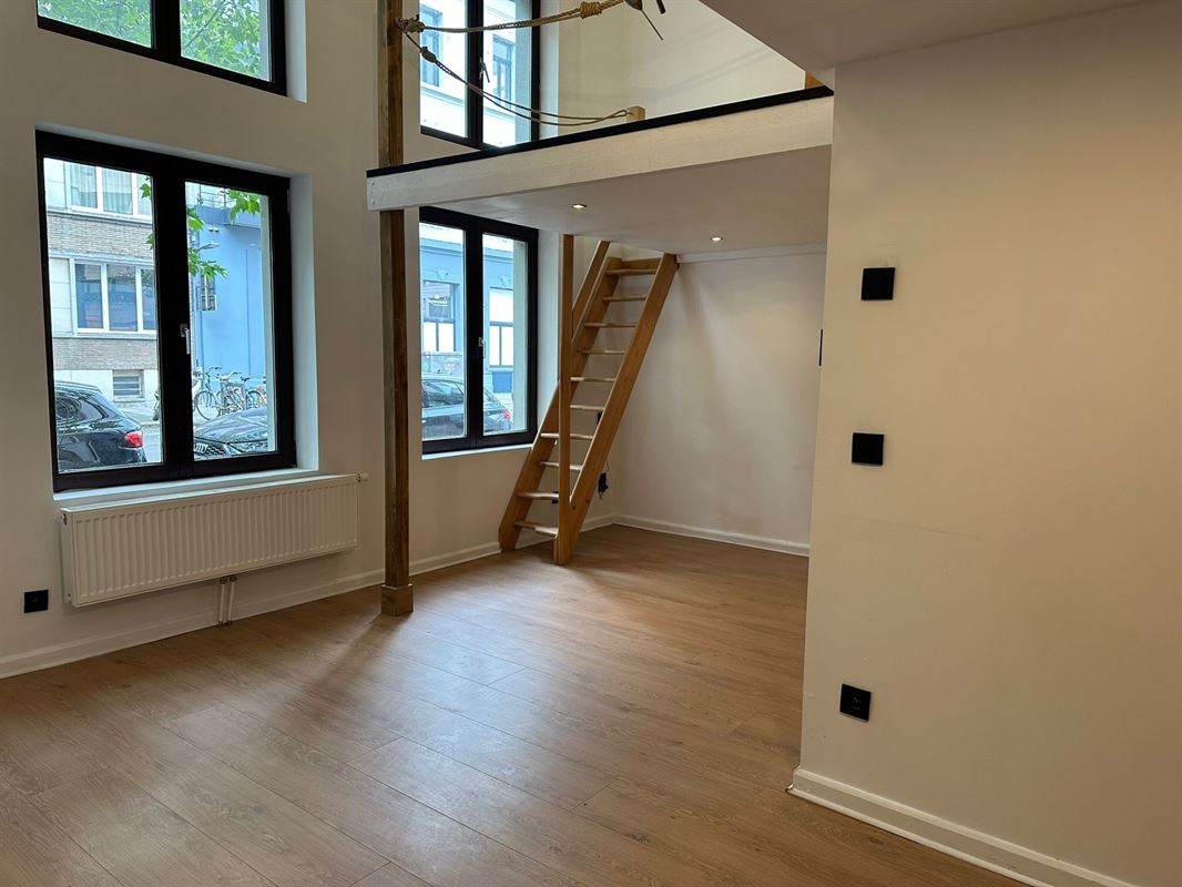 Ruimtelijke studio met mezzanine op 't Zuid
