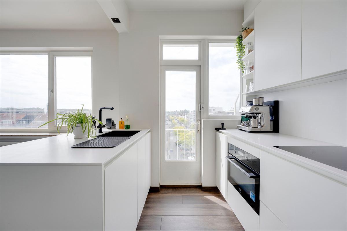 Lichtovergoten hoekappartement inclusief garagebox