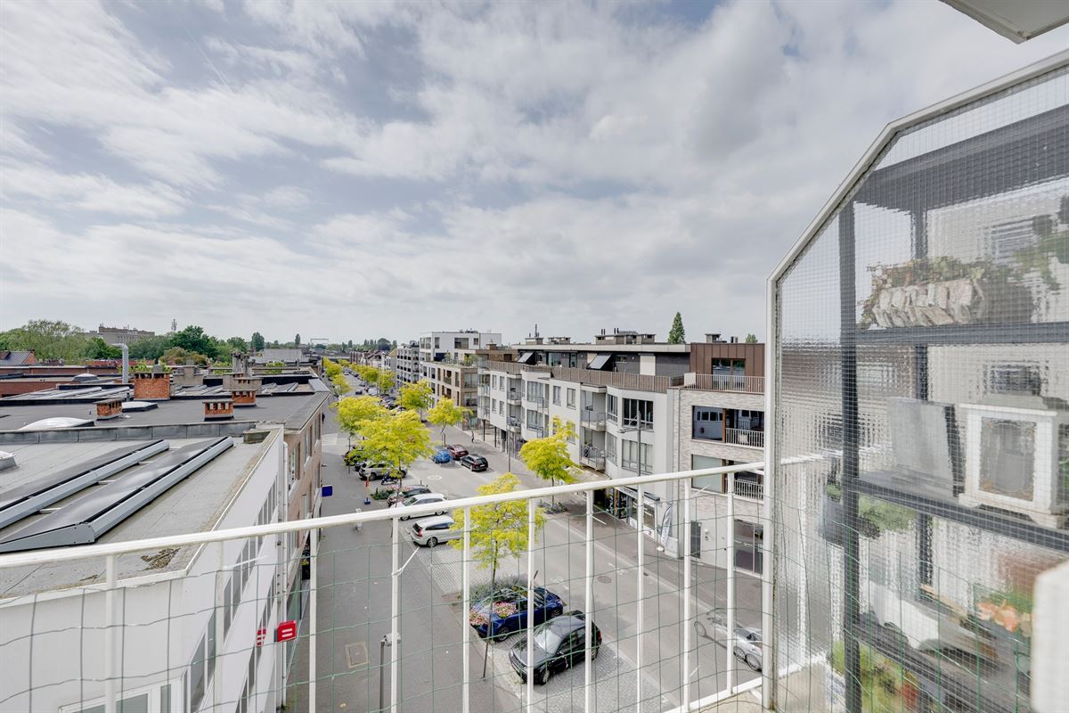 Lichtovergoten hoekappartement inclusief garagebox