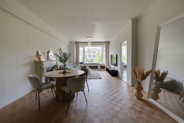 Stijlvol gerenoveerd stadsappartement met terras