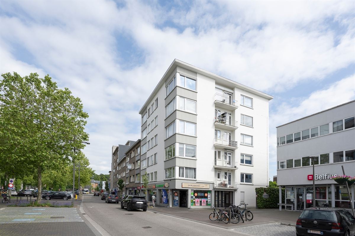 Lichtovergoten hoekappartement inclusief garagebox