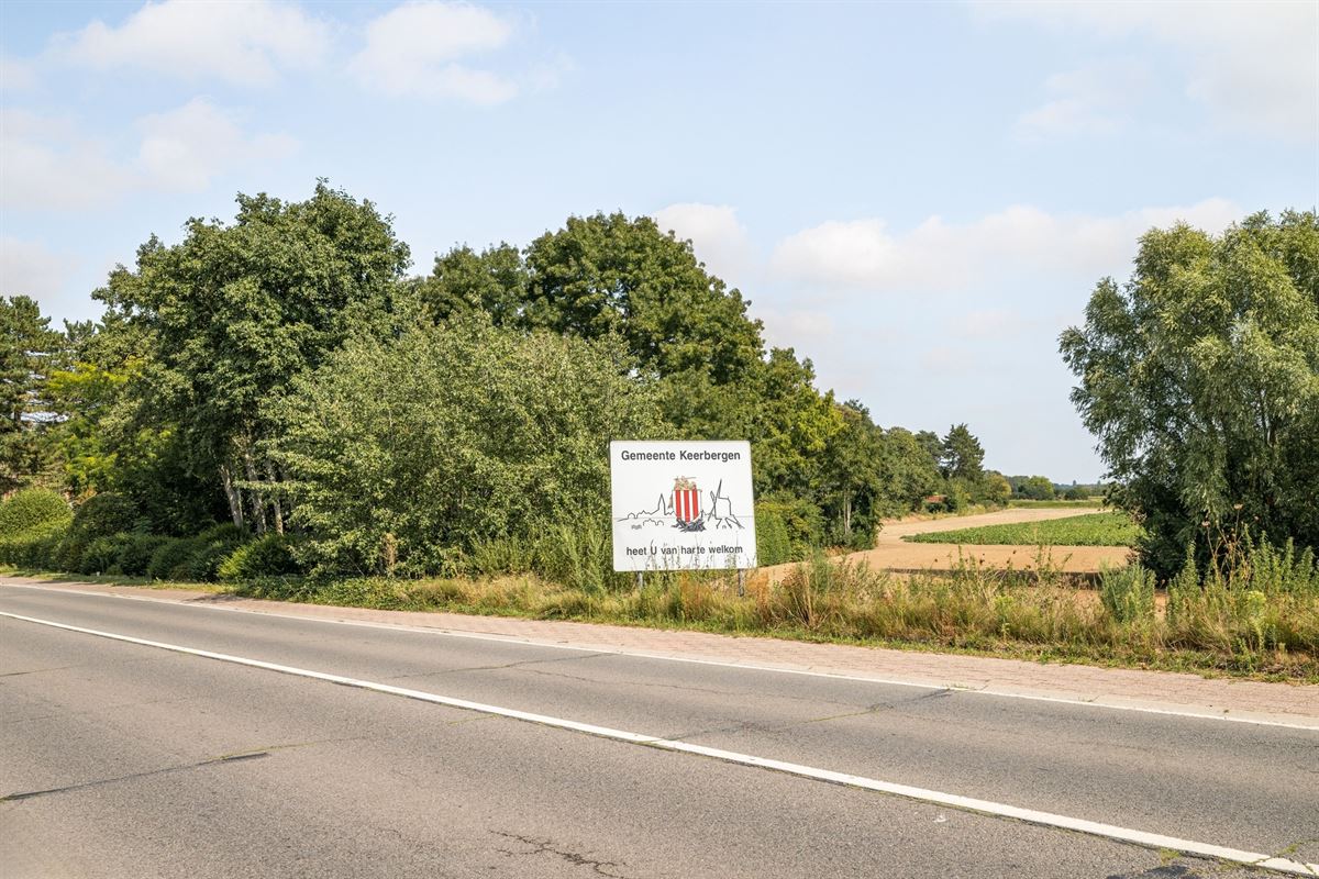 Bouwgrond van 1.555 m² in groene omgeving nabij het dorpshart
