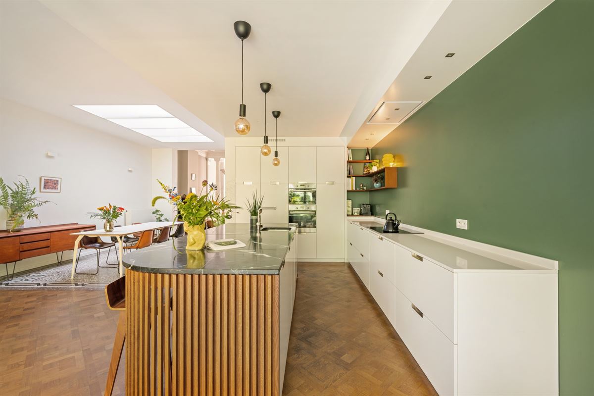 Statige neo-classicistische herenwoning met idyllische tuin