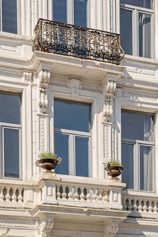 Statige neo-classicistische herenwoning met idyllische tuin