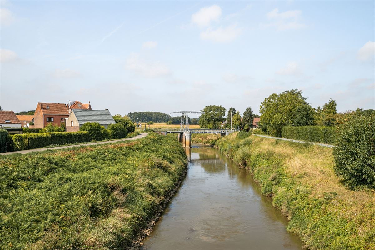 Bouwgrond van 1.555 m² in groene omgeving nabij het dorpshart