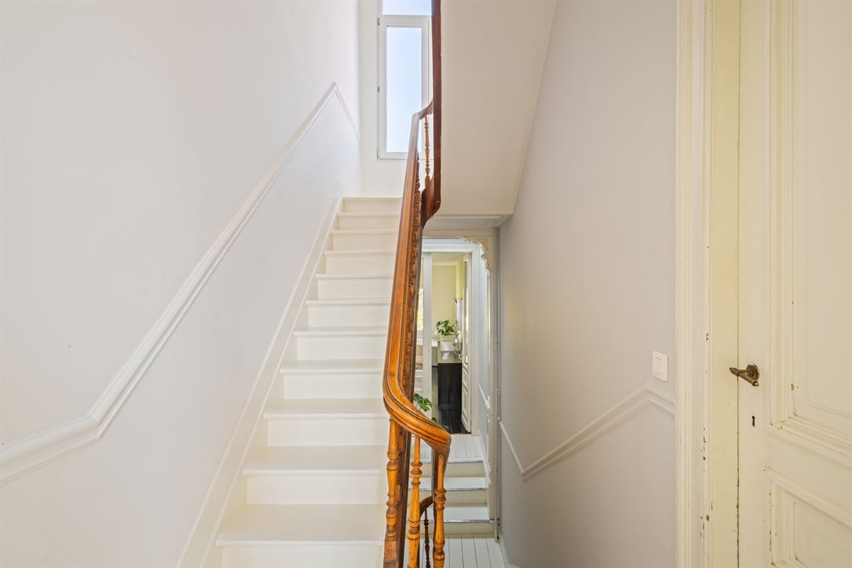 Statige neo-classicistische herenwoning met idyllische tuin