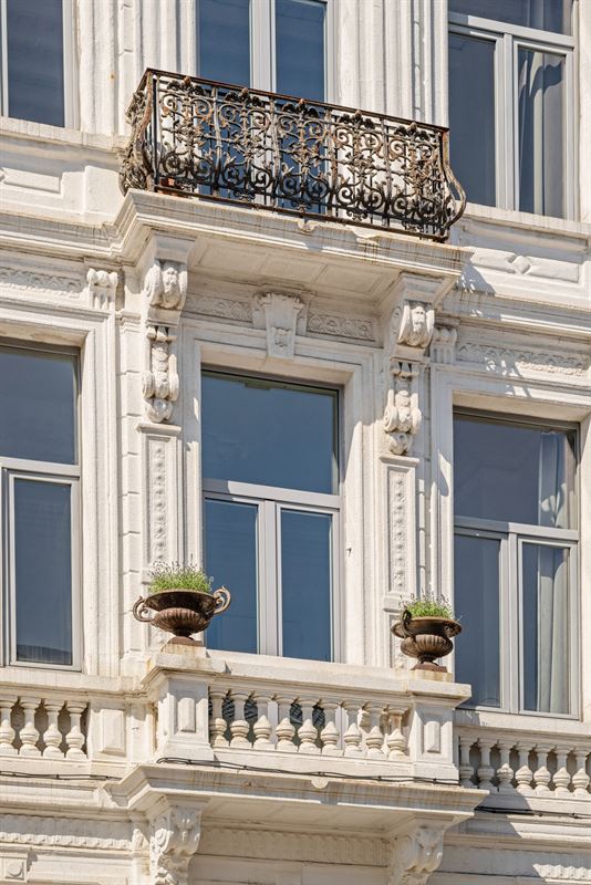 Statige neo-classicistische herenwoning met idyllische tuin