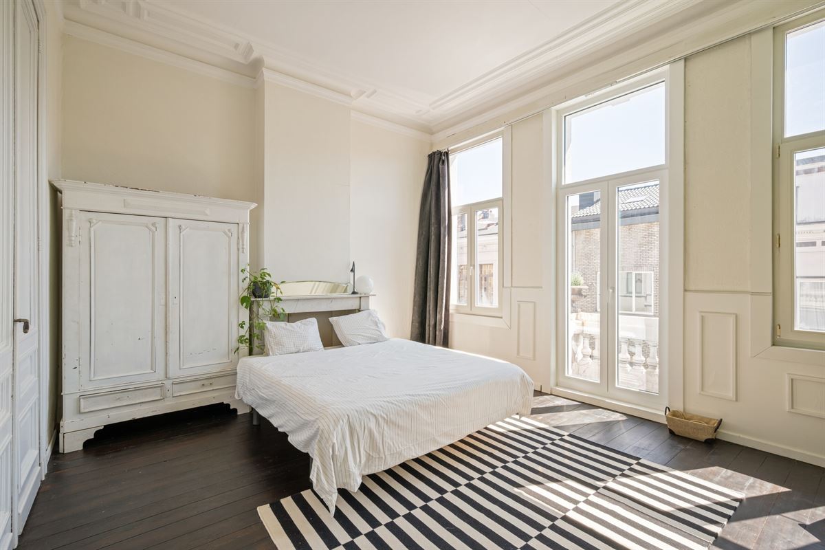 Statige neo-classicistische herenwoning met idyllische tuin