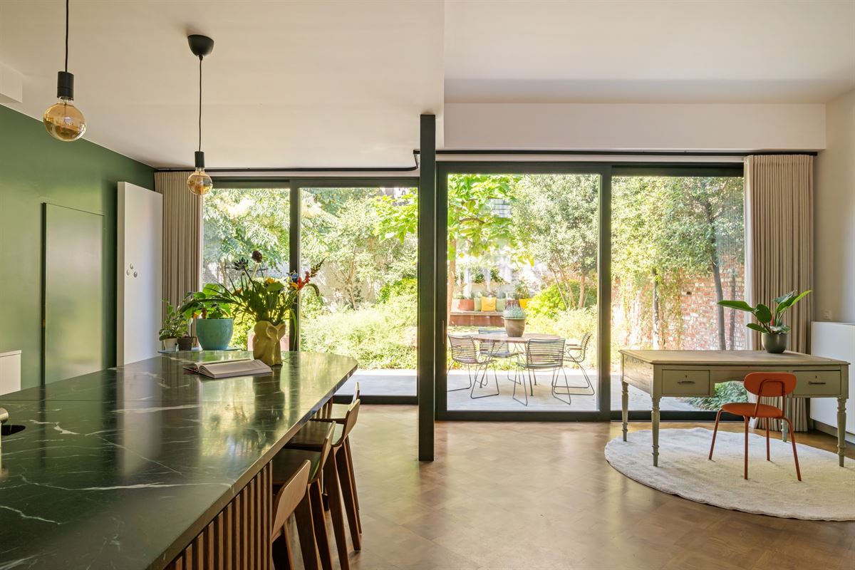 Statige neo-classicistische herenwoning met idyllische tuin