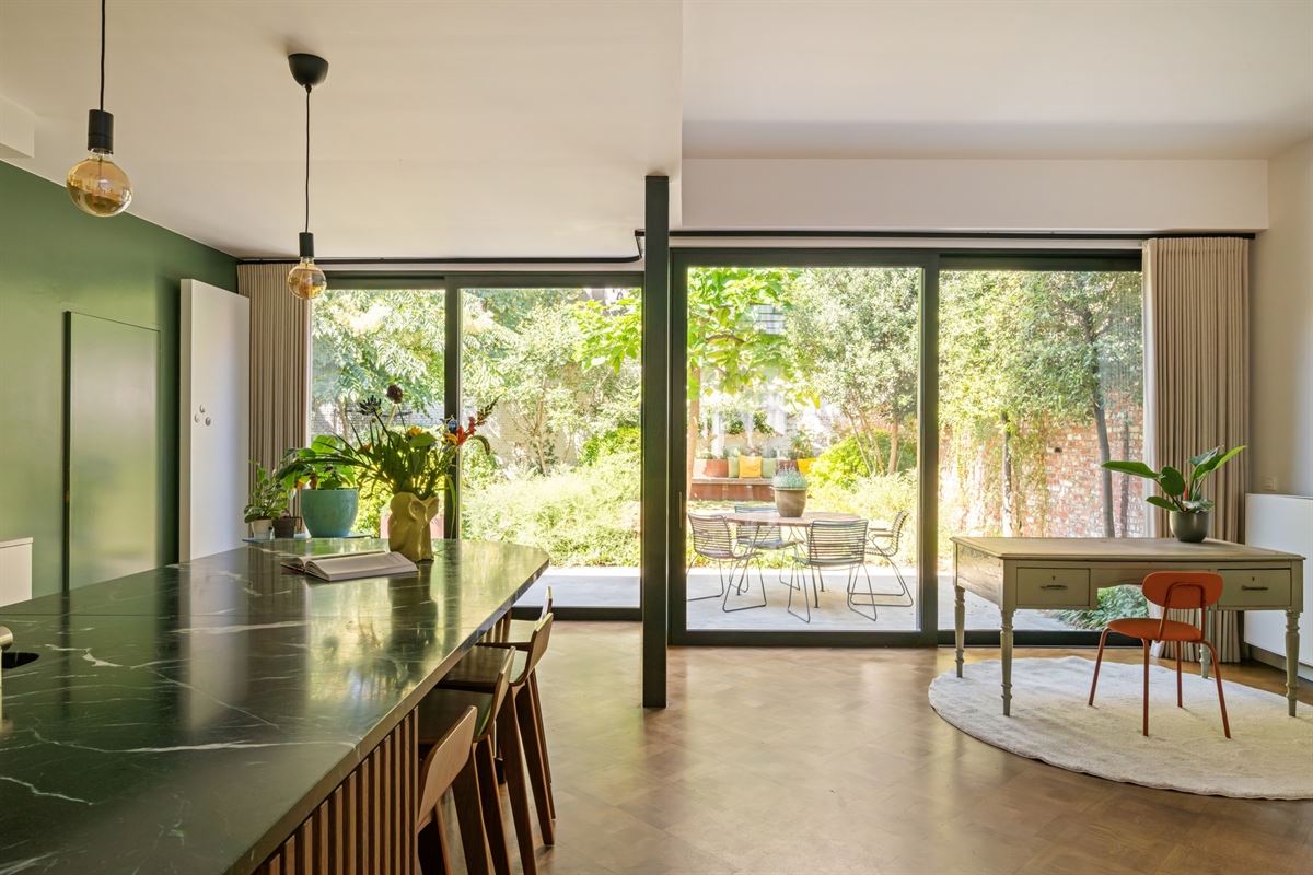 Statige neo-classicistische herenwoning met idyllische tuin