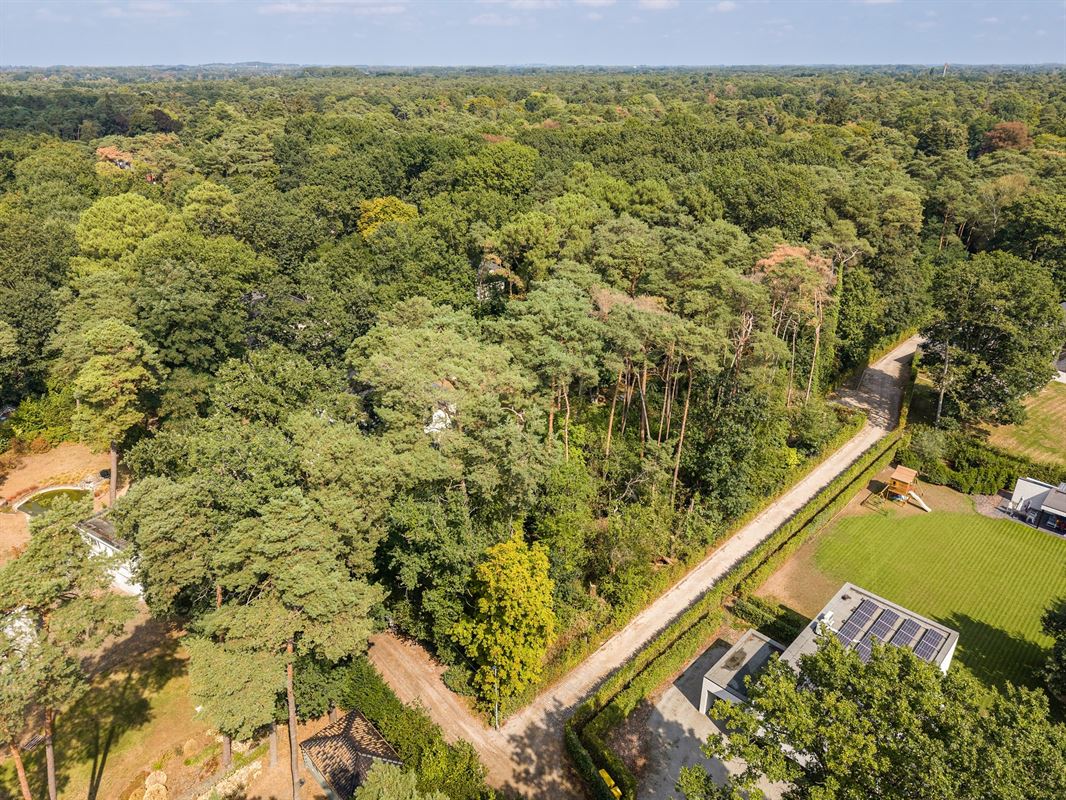 Bouwgrond van 1.555 m² in groene omgeving nabij het dorpshart