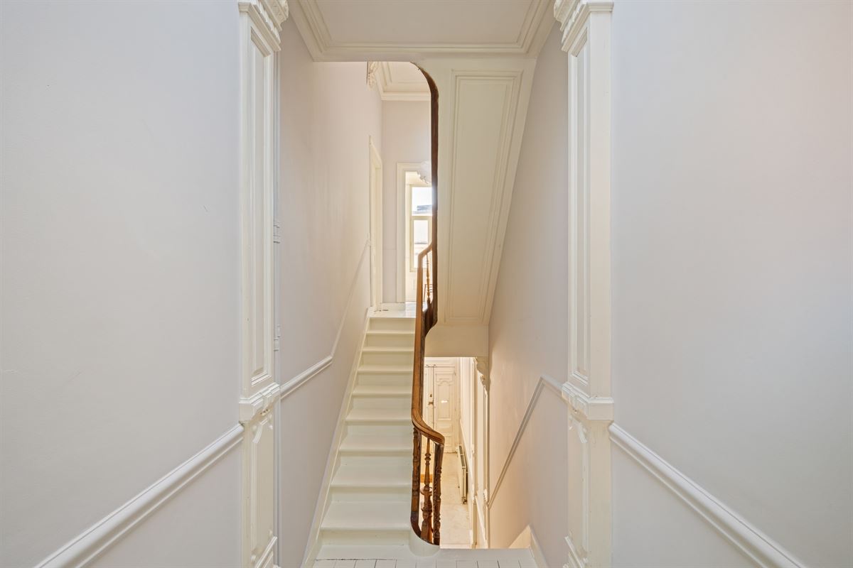 Statige neo-classicistische herenwoning met idyllische tuin