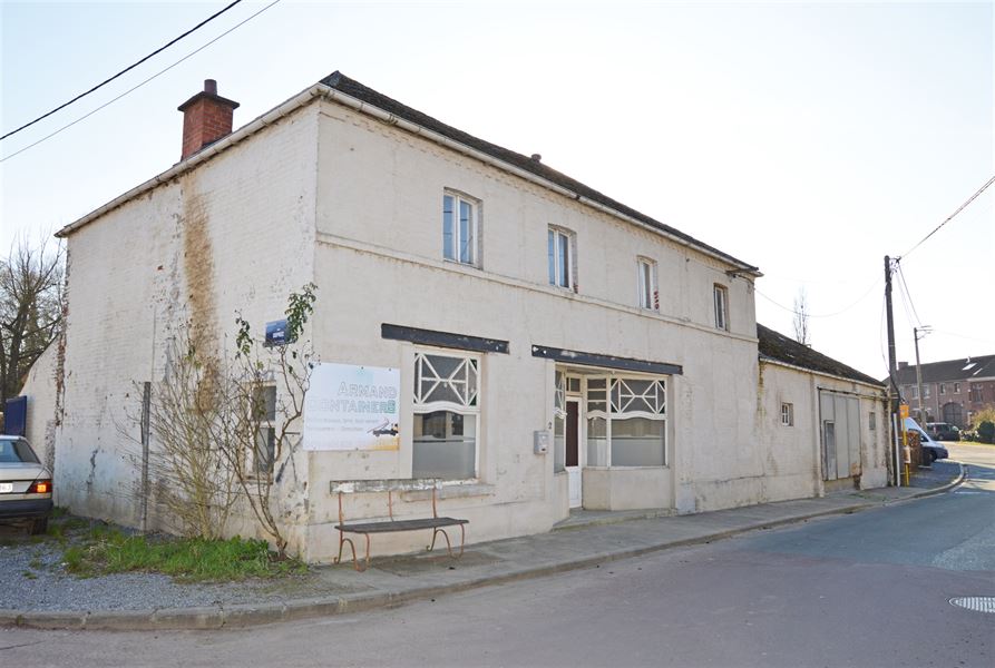 Maison avec grand garage