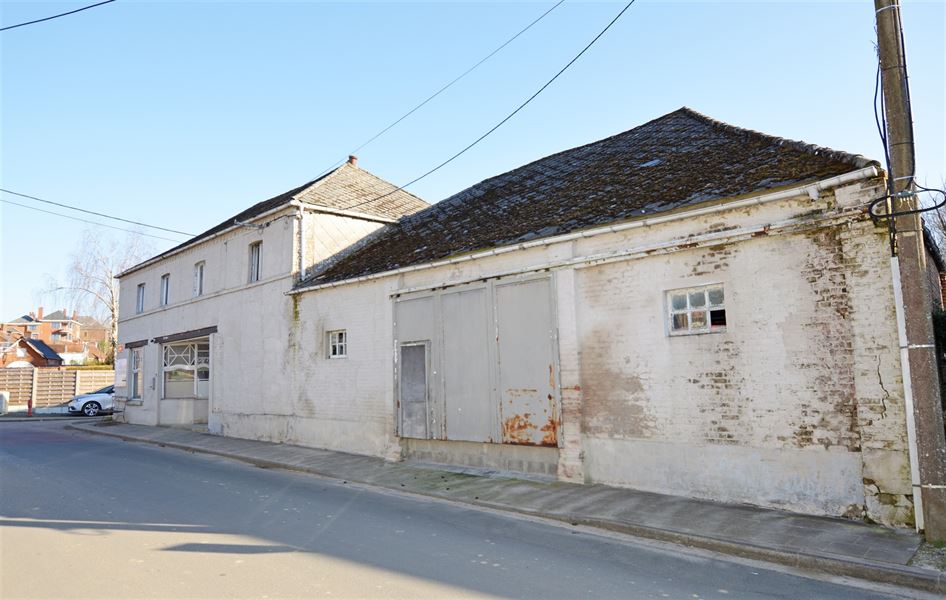 Maison avec grand garage