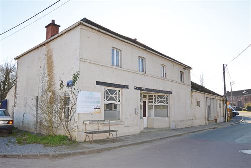 Maison avec grand garage