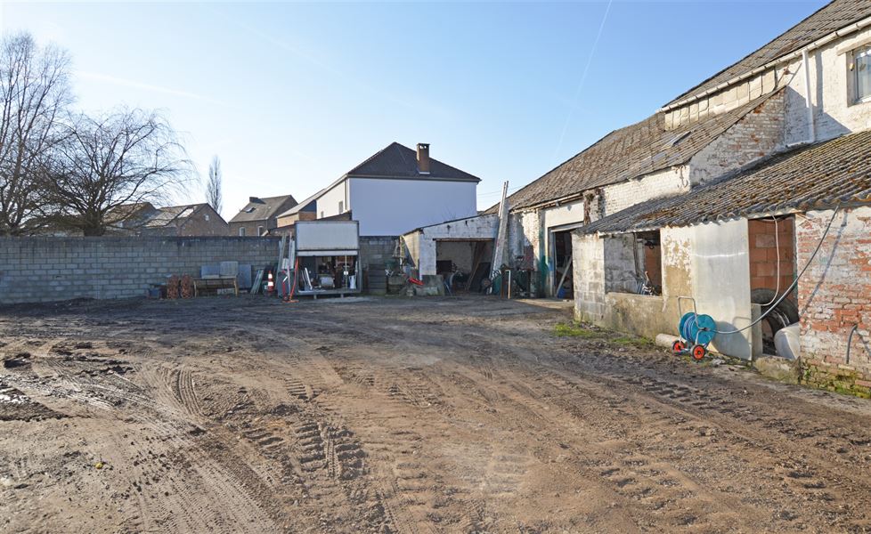 Maison avec grand garage
