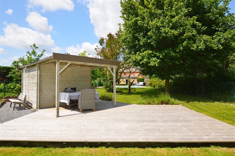 Maison villageoise avec piscine