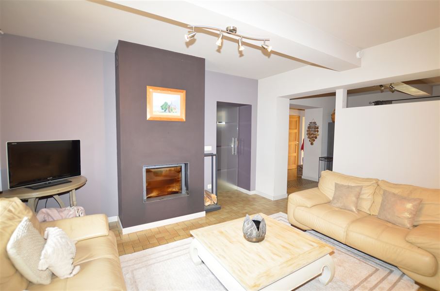 Maison villageoise avec piscine